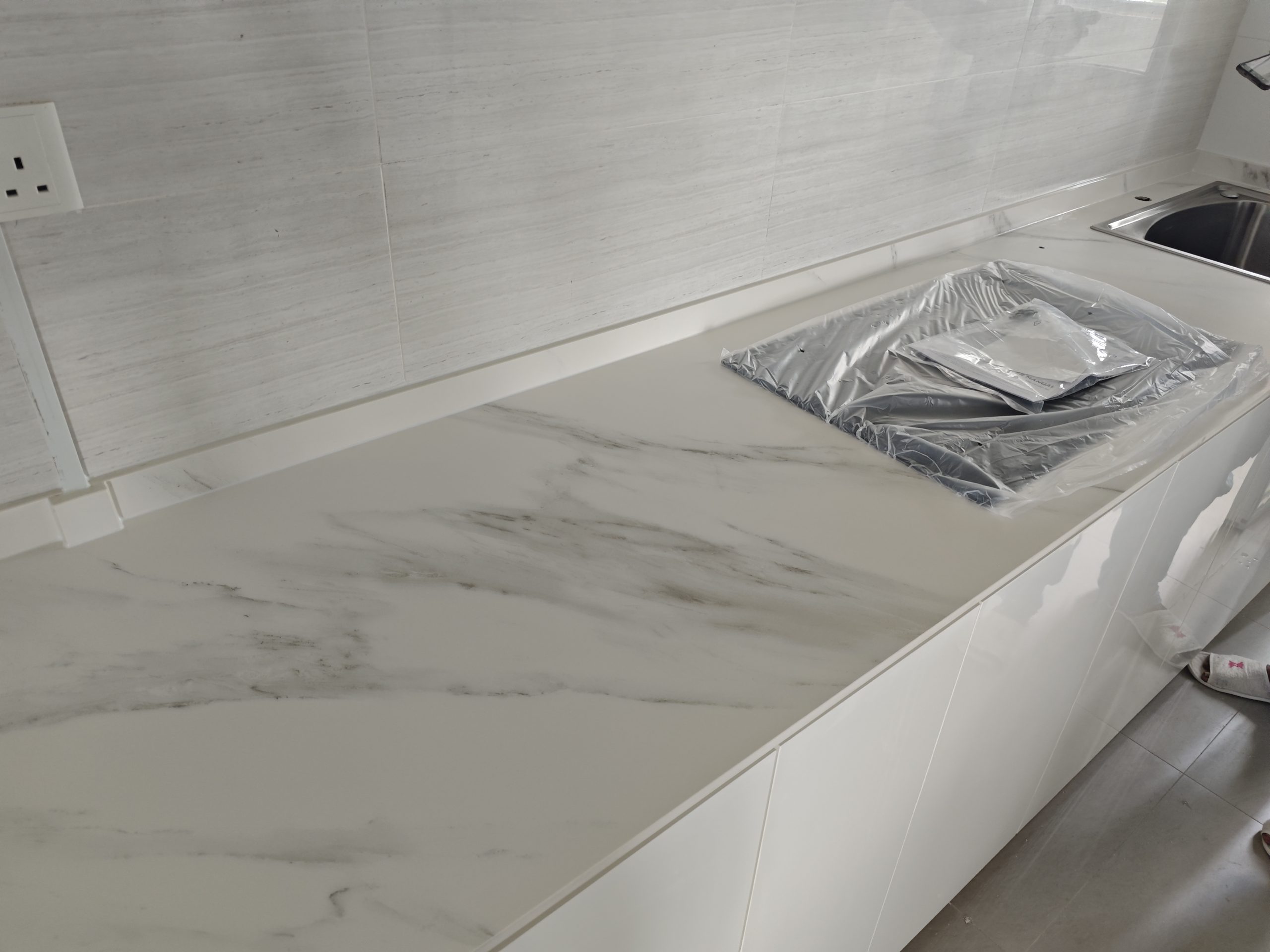 hdb kitchen countertop and sink cut-out in singapore