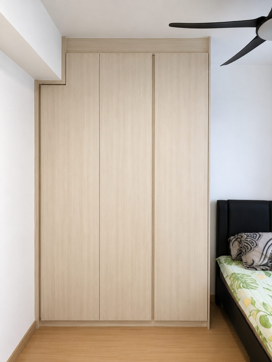 Oak bedroom wardrobe