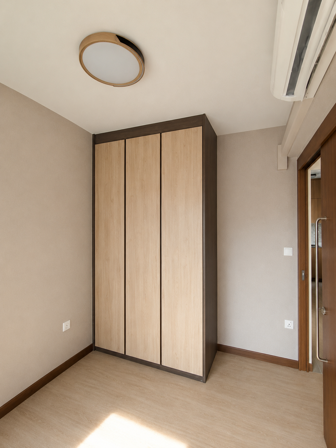 built-in bedroom wardrobe carpentry in a tengah hdb flat